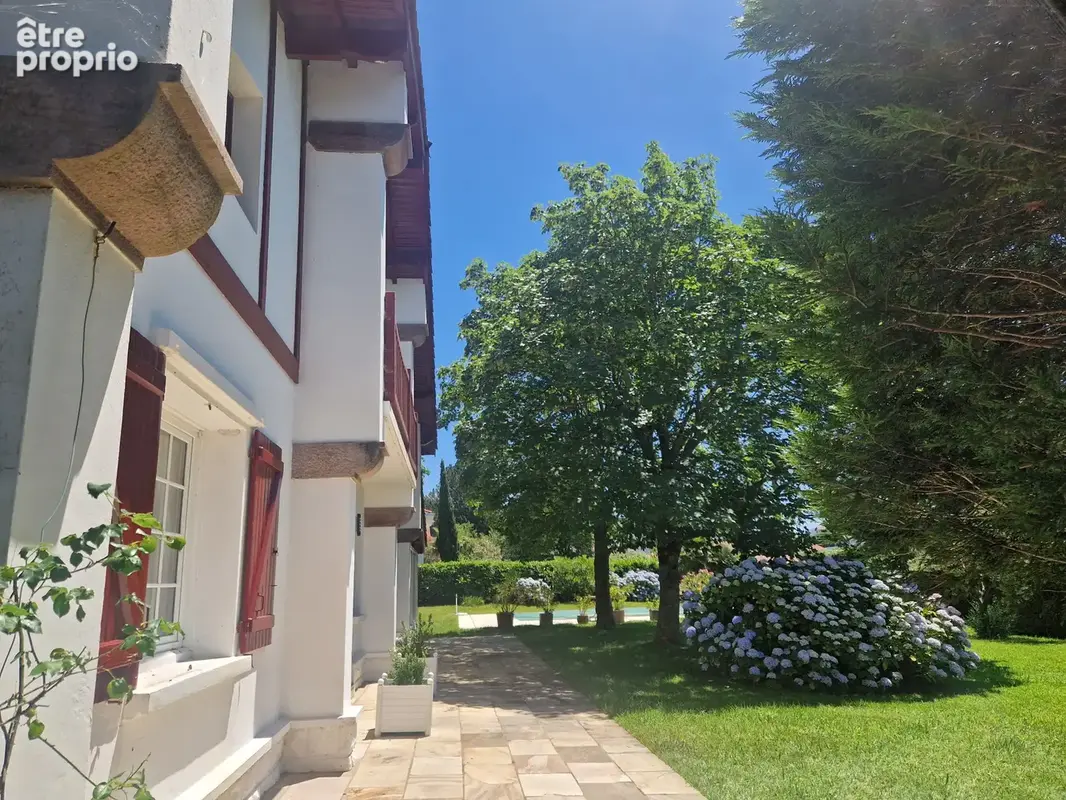 Magnifique maison avec piscine et jardin arboré - URRUGNE - photo 40