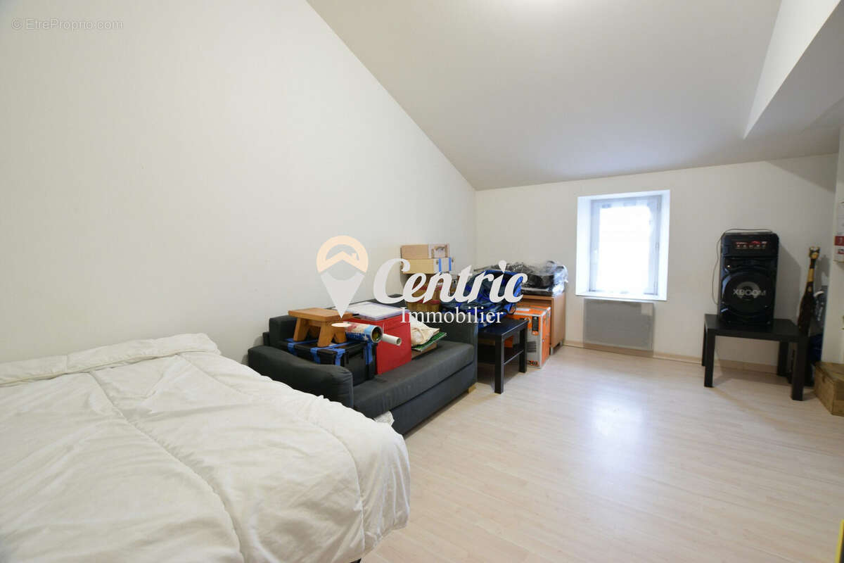 Maison à LA CHAPELLE-SAINT-LAURENT