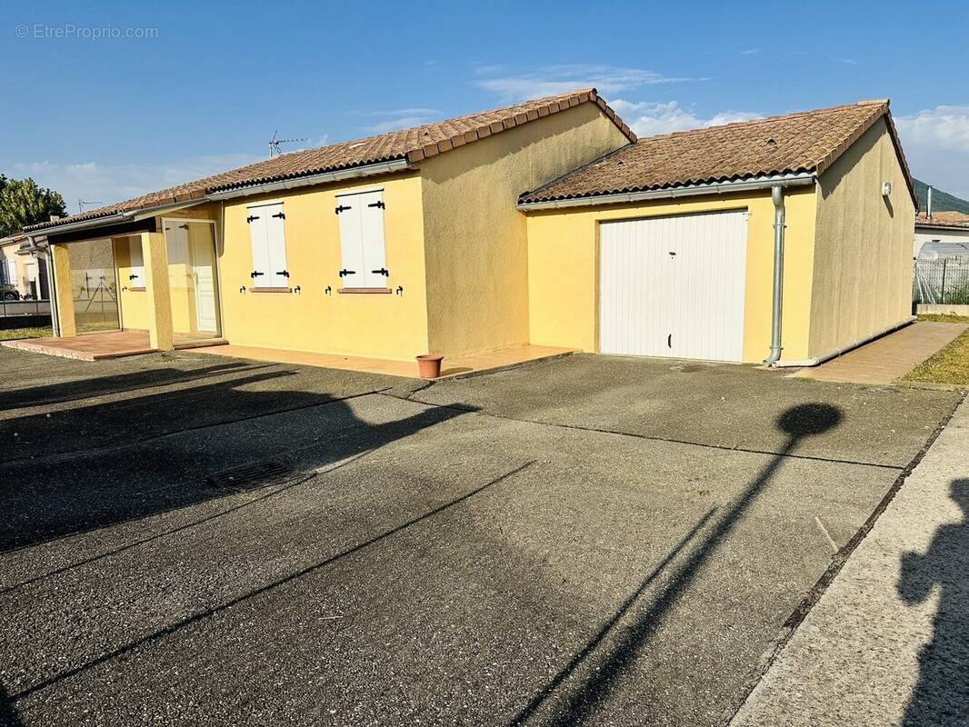 Maison à LARAGNE-MONTEGLIN