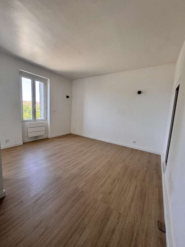 Appartement à SAINT-JEAN-DE-BRAYE
