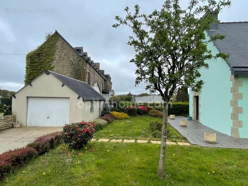 Maison à CALLAC