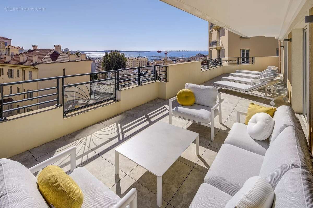 RARE Toit terrasse vue mer à 400 m du port de Cannes - photo 26