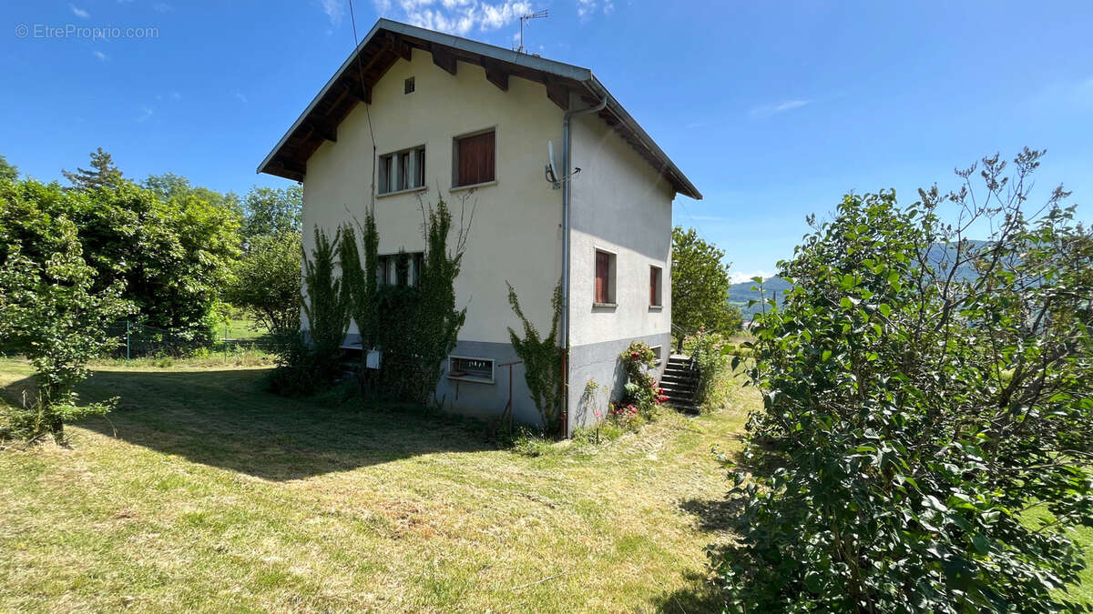 Maison à CORBONOD