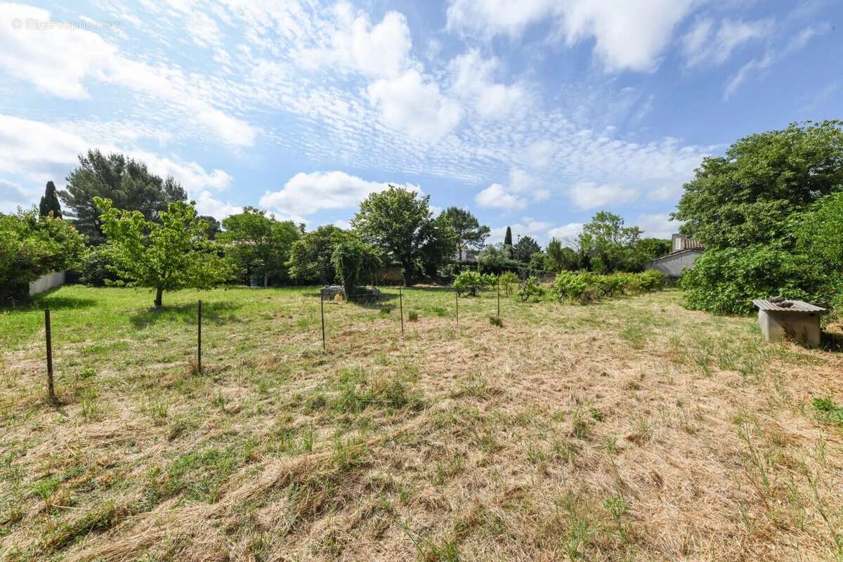 Terrain à UZES