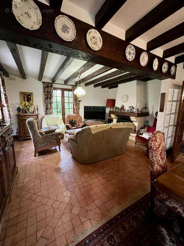 Maison à NOTRE-DAME-DE-SANILHAC