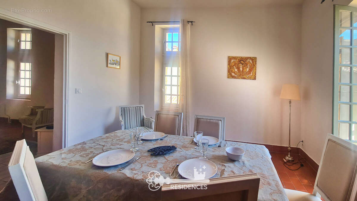 Appartement à UZES