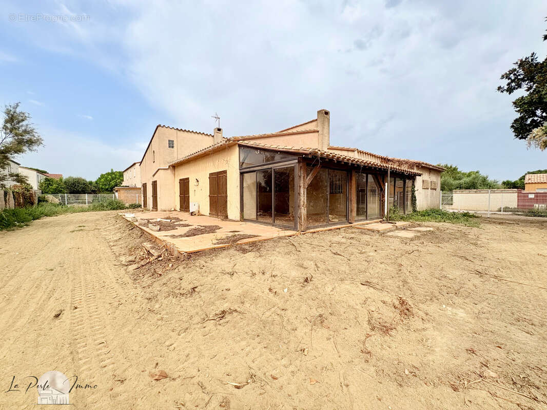 BOMPAS   Villa de caractère 139,6 m2 sur magnifique terrain de 1096 m2   À RÉNOVER - photo 2