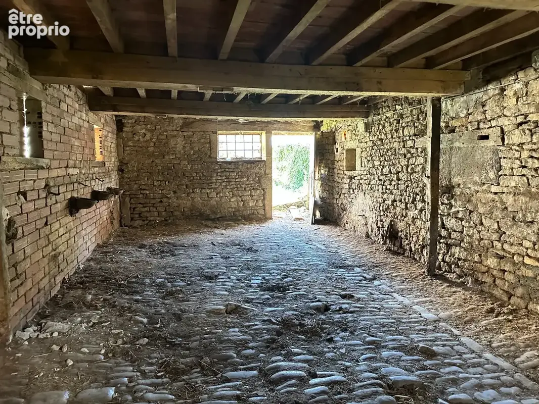 Maison et granges entre Venarey-les-Laumes et Vitteaux (21) - photo 12