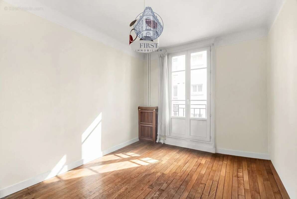 Appartement à PARIS-17E