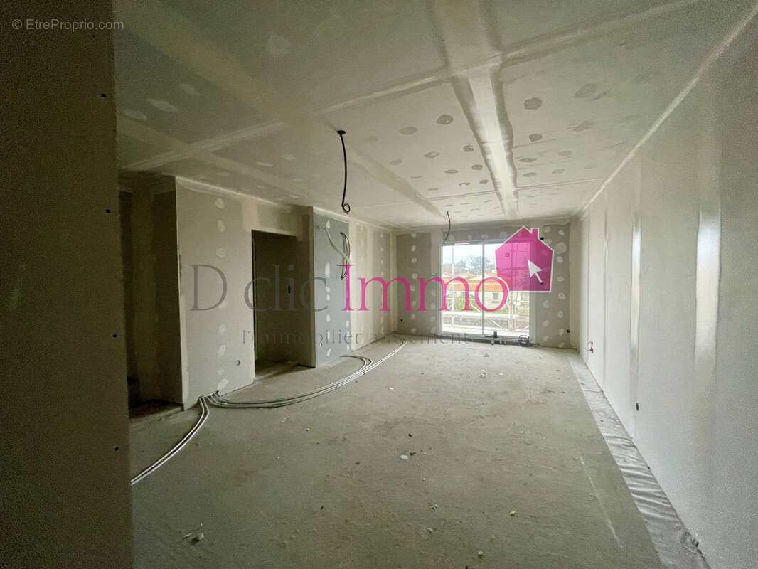 Appartement de type 3 neuf situé à proximité des commerces et de la plage ! - photo 5