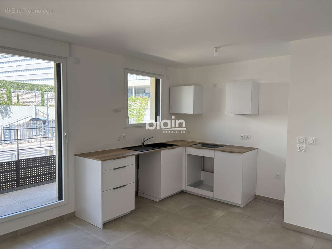 A vendre T3 de 65 m2 avec 31 m2 de balcon   Centre de Voiron - photo 3