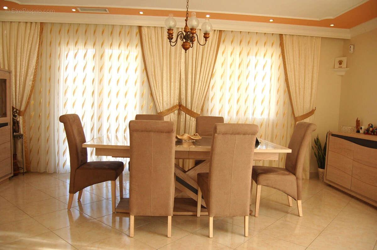 Maison à LEZIGNAN-CORBIERES