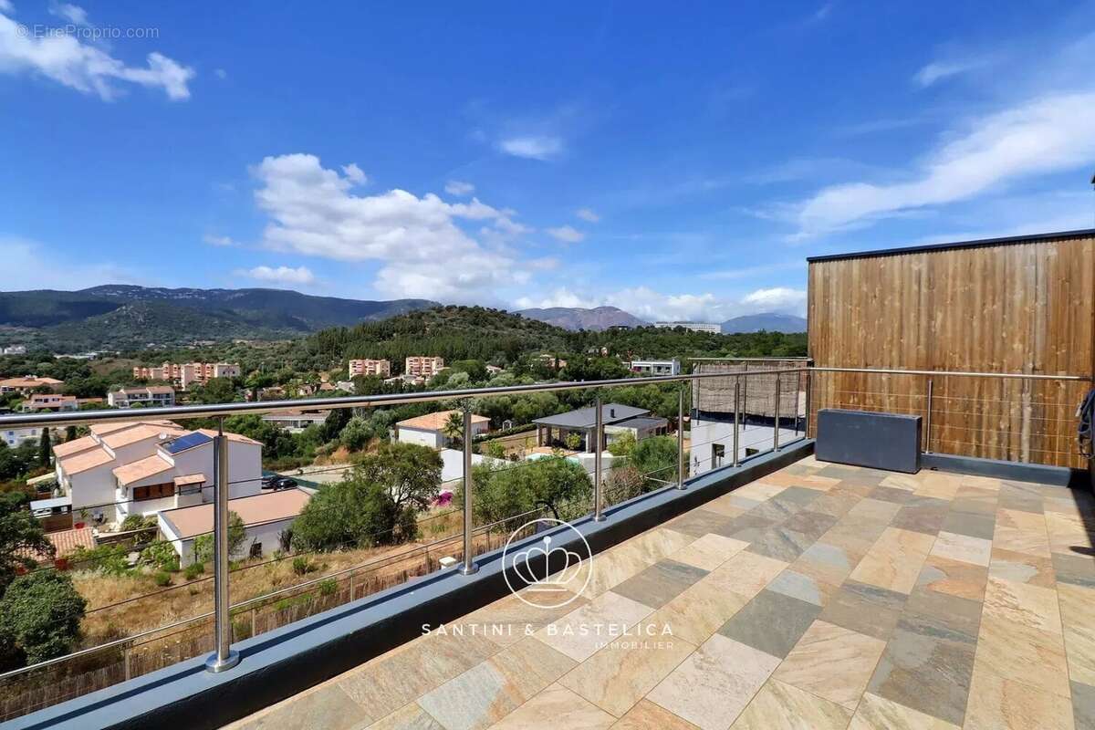 Villa contemporaine avec piscine et dépendance à Pietralba – Ajaccio - photo 12