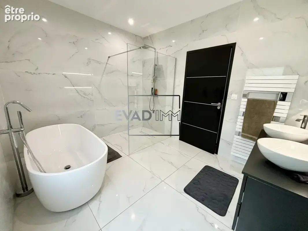 Maison 8 pièces 222 m² à vendre à Veauche (42340) - photo 8