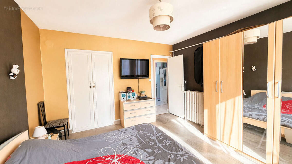 Appartement 3 pièces 74 M² avec balcon, cave et garage - photo 4