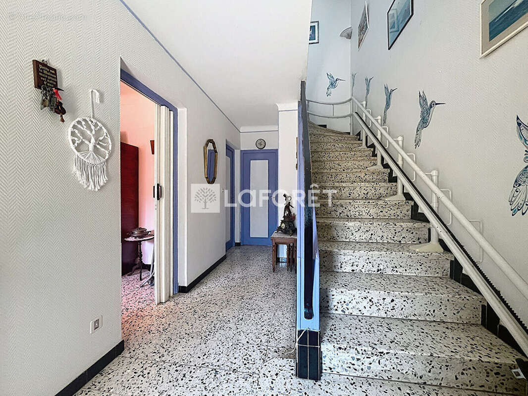 Maison 3 faces avec piscine, 4 chambres et grand garage - photo 6