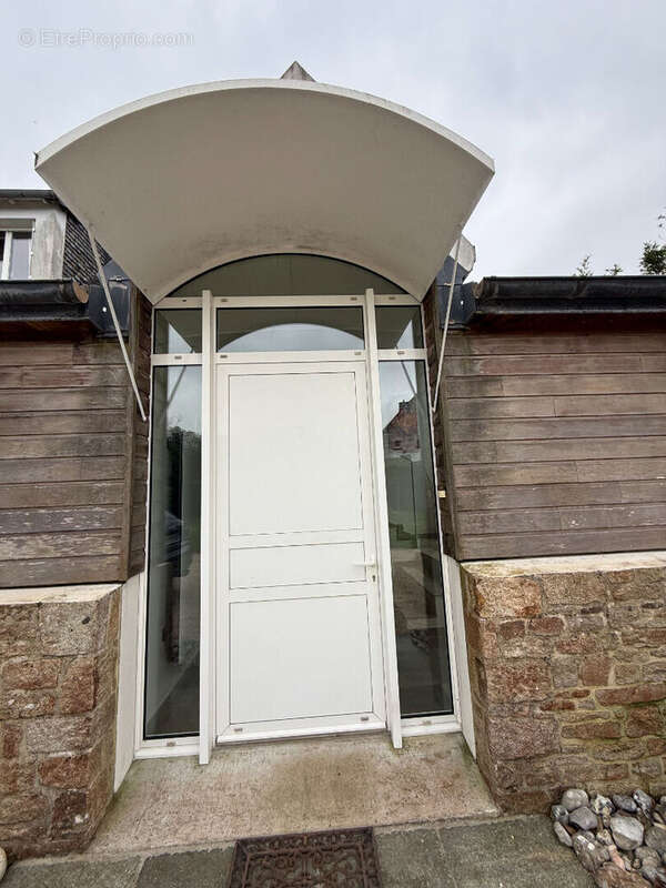 Maison à LE RELECQ-KERHUON