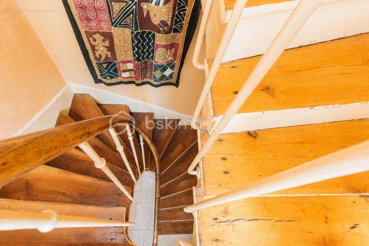 Maison familiale de 162 m² avec véranda et grand jardin – Quartier résidentiel recherché - photo 12