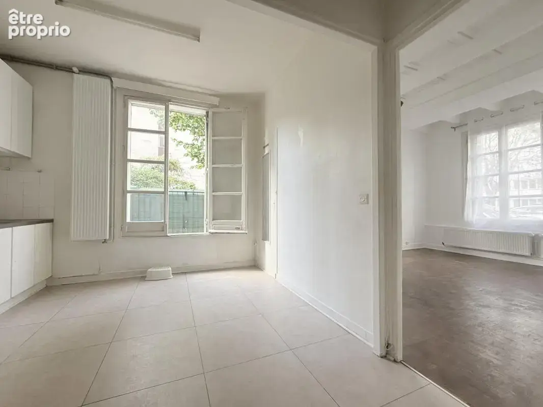Grand 2 pièces avec terrasse de 13,50 m² à 5 minutes du métro ! - photo 11