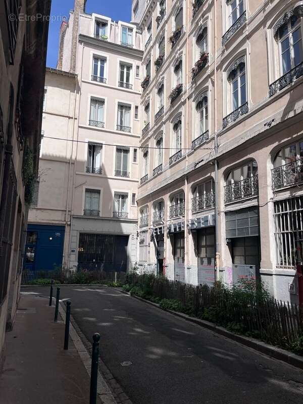 Commerce à LYON-1E