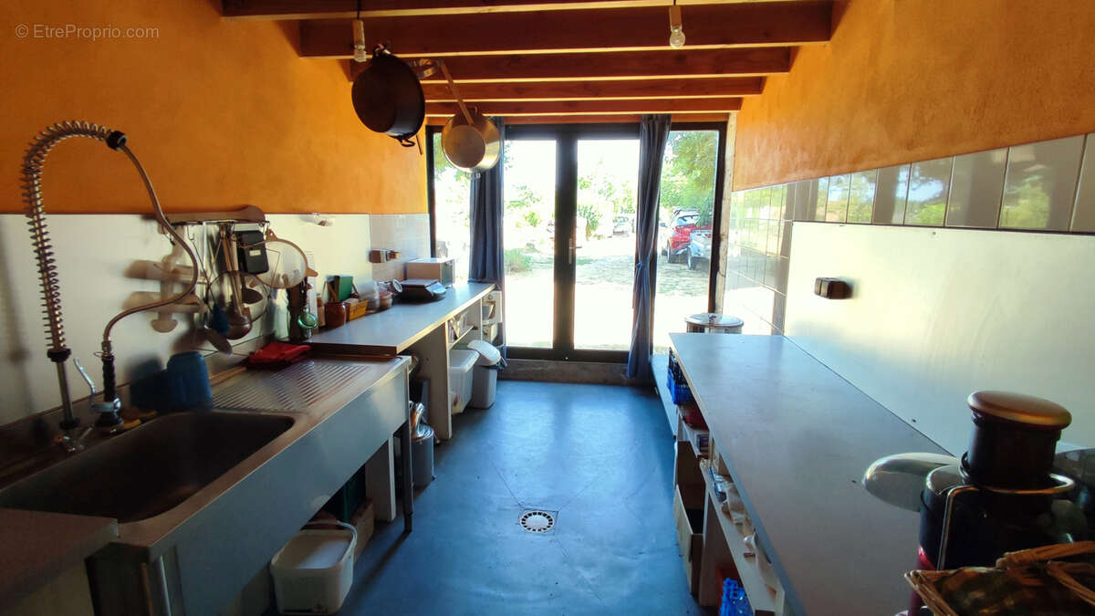 Charentaise de 220 m2, 5 chambres, dépendance, possibilité de gîte ou espace pro   Port-d'Envaux - photo 17