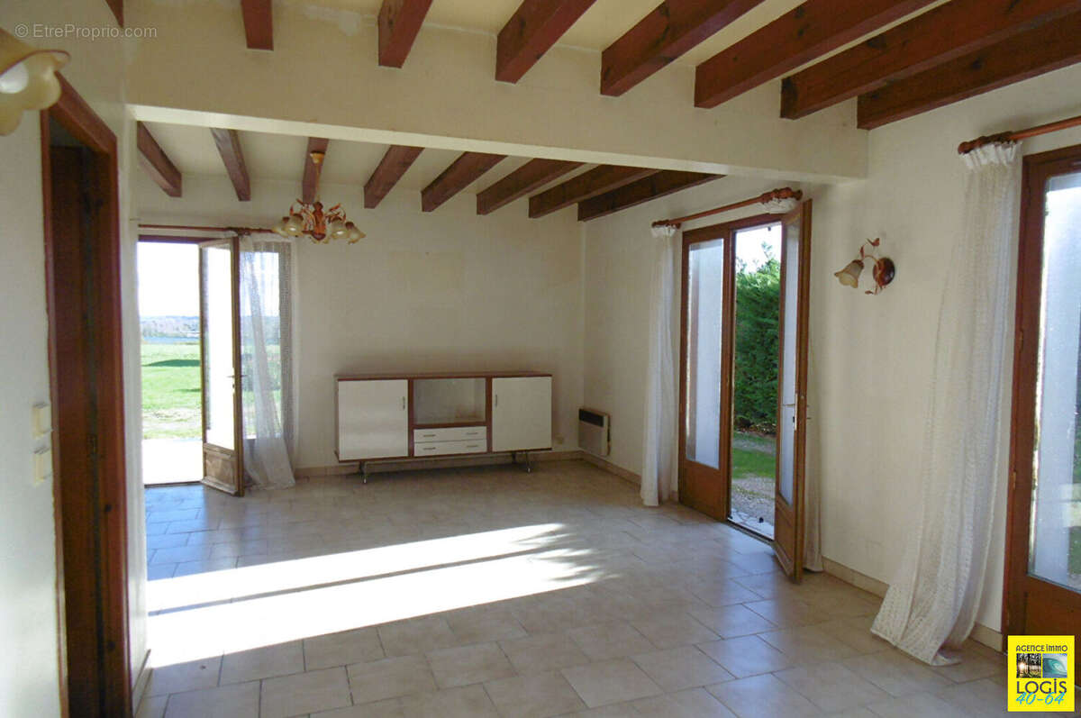 Maison à ORTHEVIELLE