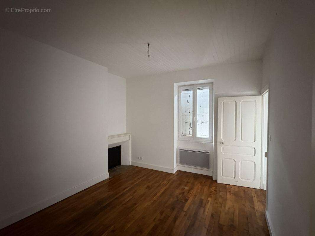 Maison à SAINT-AULAIRE