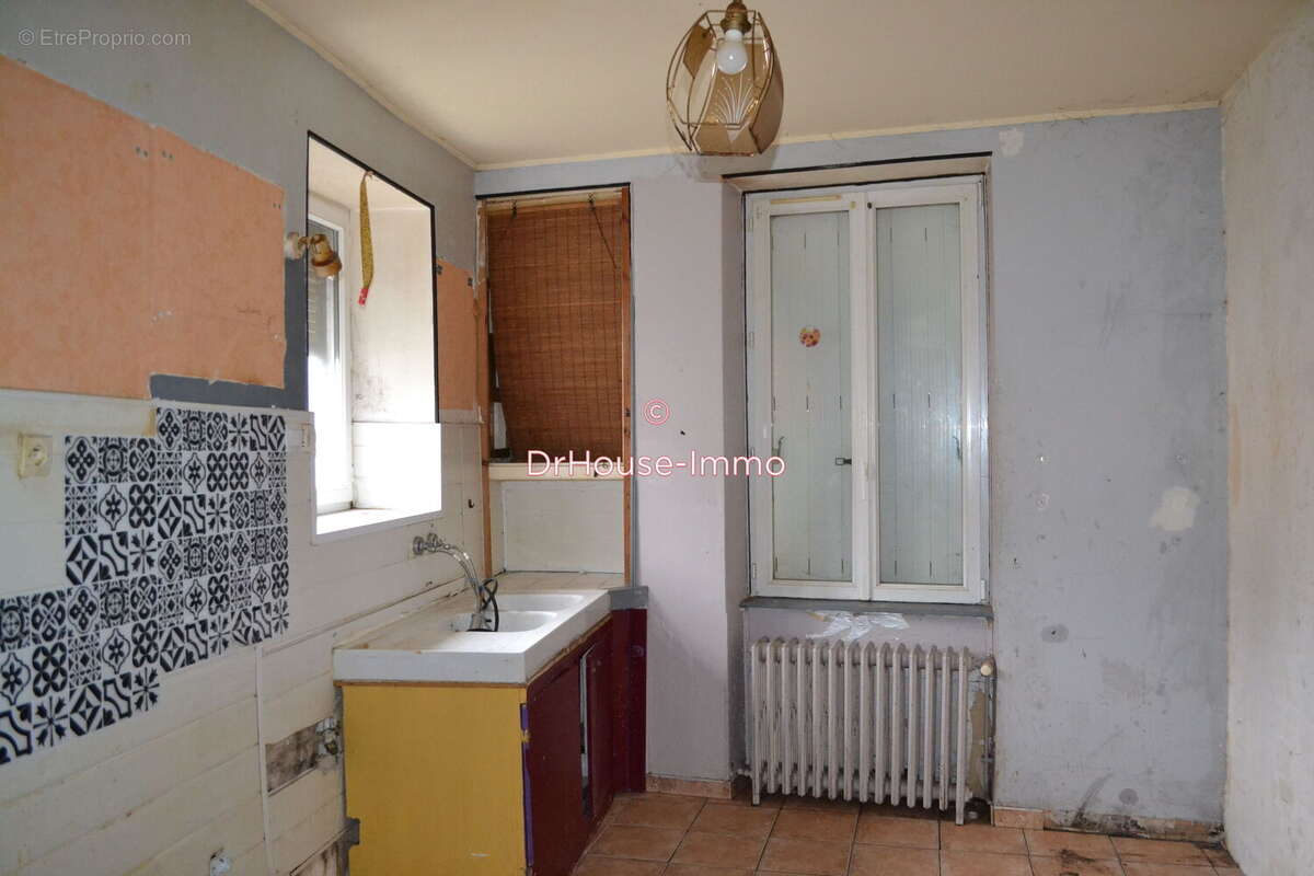 Maison à DUN-SUR-AURON