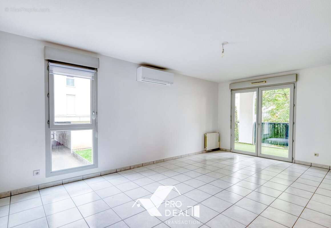 Appartement à MEYZIEU