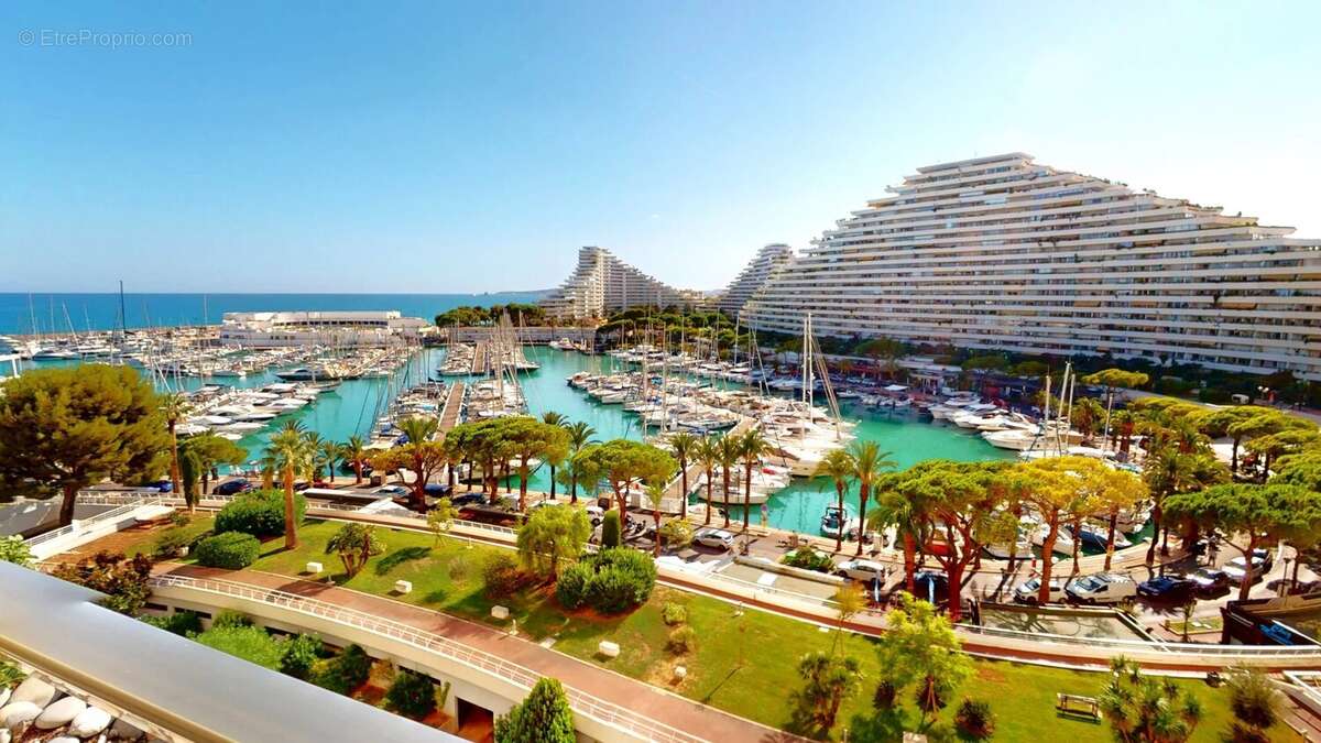 Appartement à VILLENEUVE-LOUBET