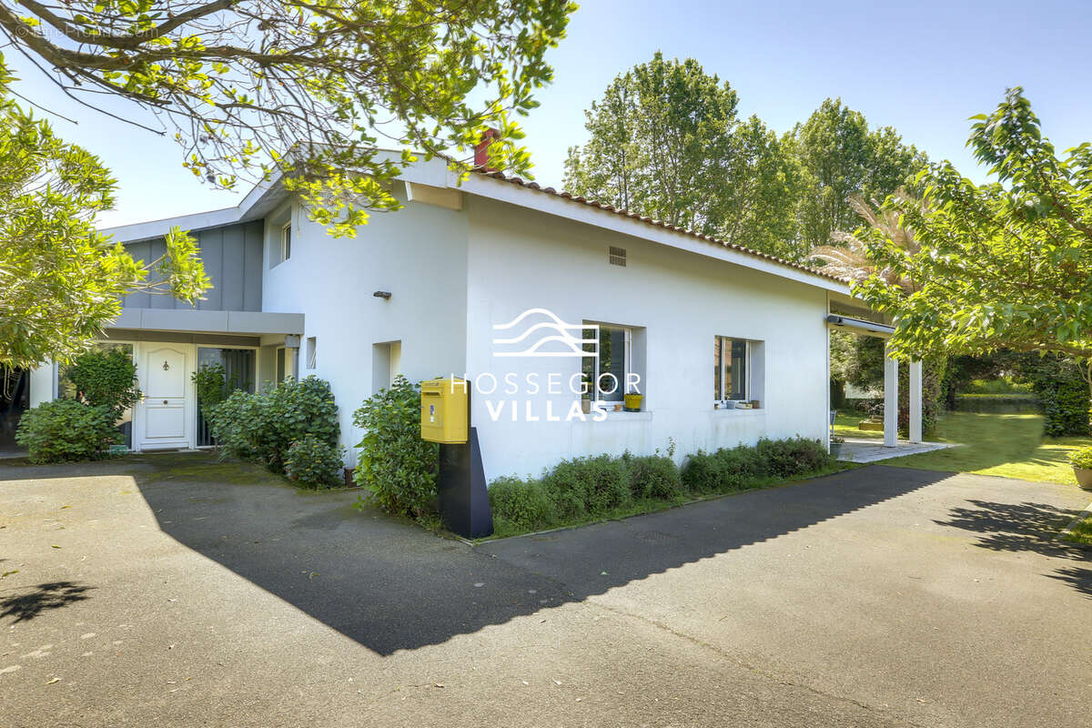 Appartement à ANGRESSE