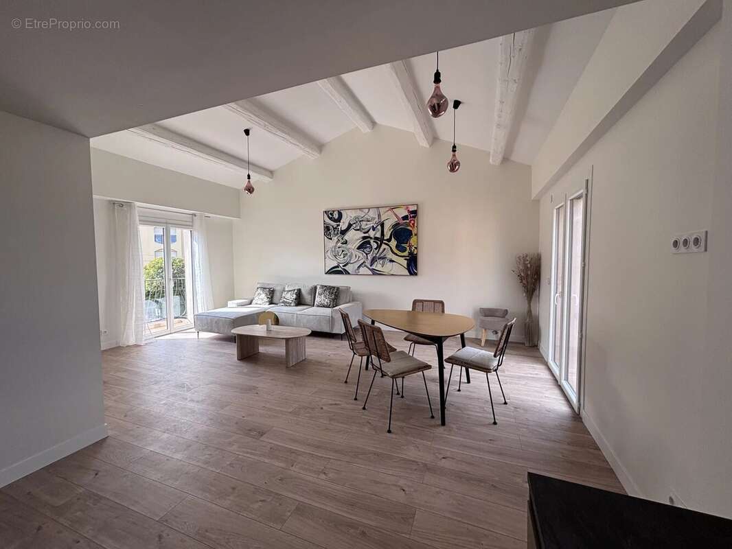 Appartement à MANDELIEU-LA-NAPOULE