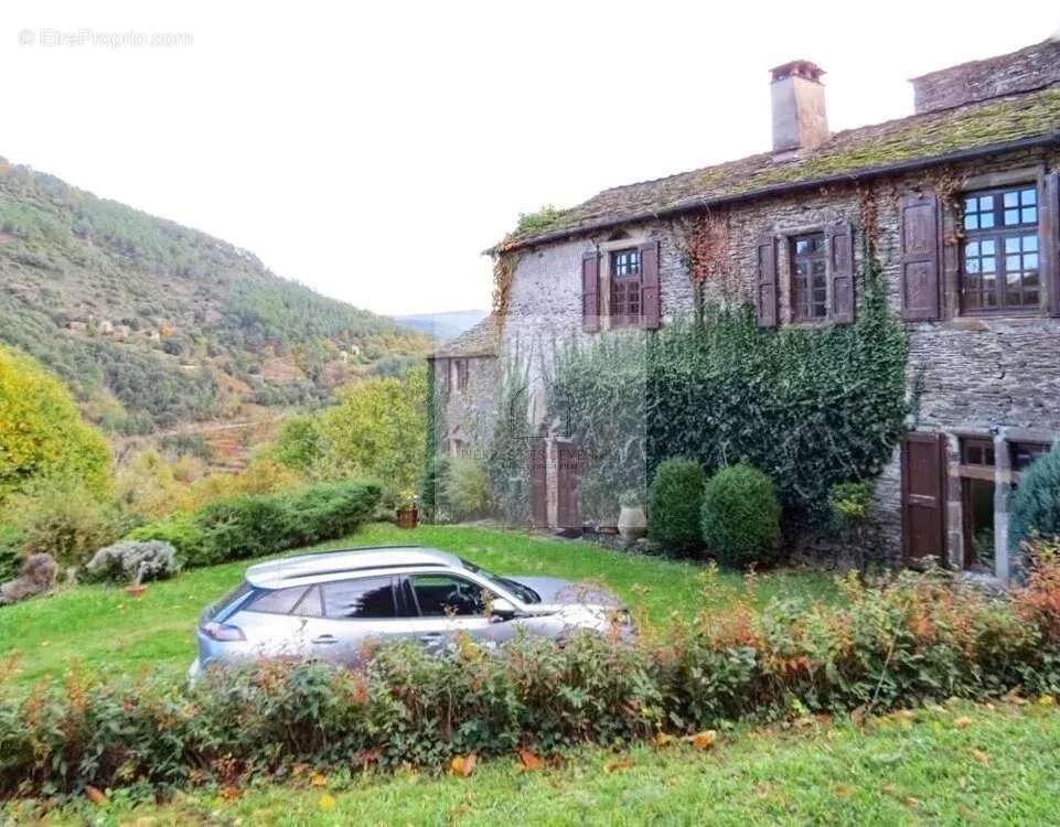 Maison à SAINT-GERMAIN-DE-CALBERTE