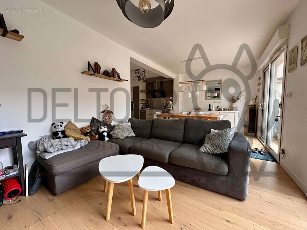 Maison à VILLENEUVE-LE-COMTE