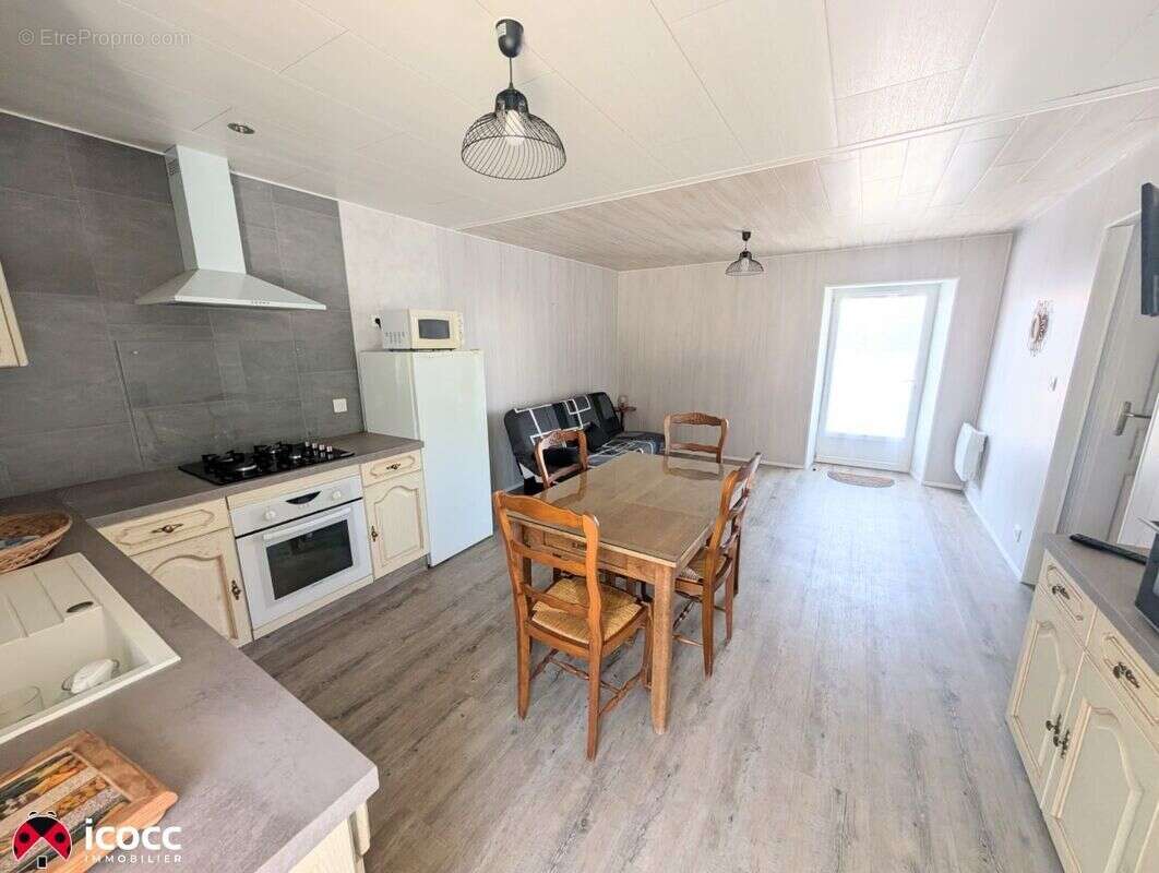 Maison 122 m² à Puyravault  - photo 8