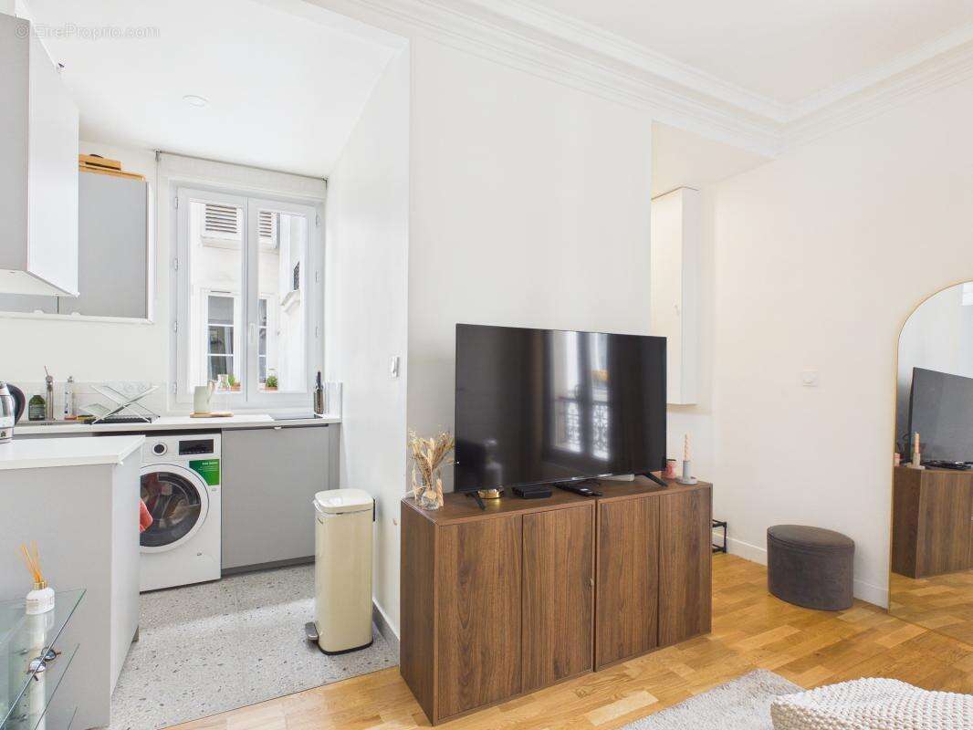 Appartement à PARIS-17E