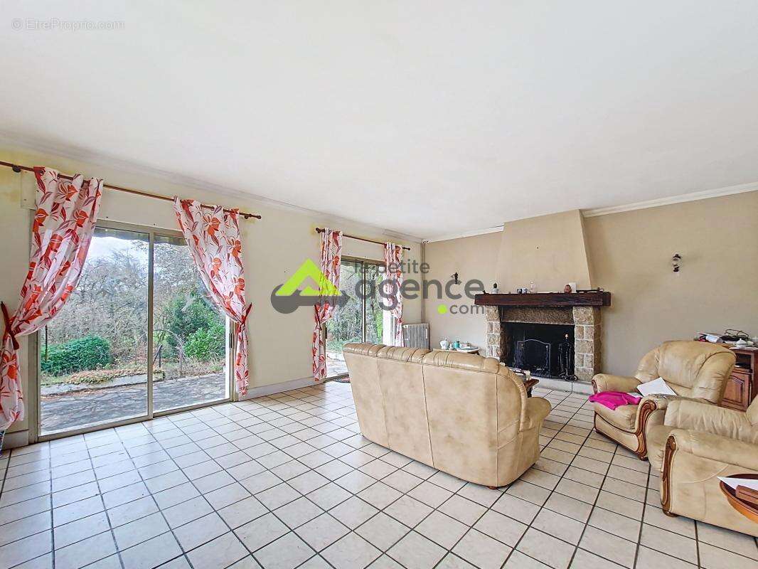 Maison à MASBARAUD-MERIGNAT