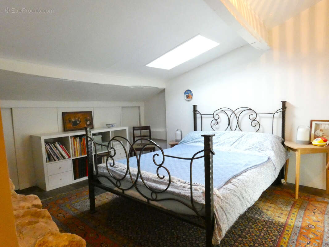 Maison à NANTEUIL-AURIAC-DE-BOURZAC