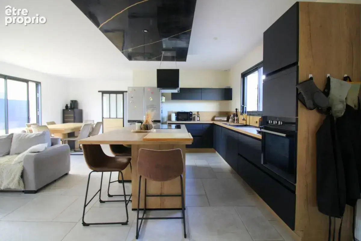 Maison 5 pièces 130 m² à vendre à Vonnas (01540) - photo 2