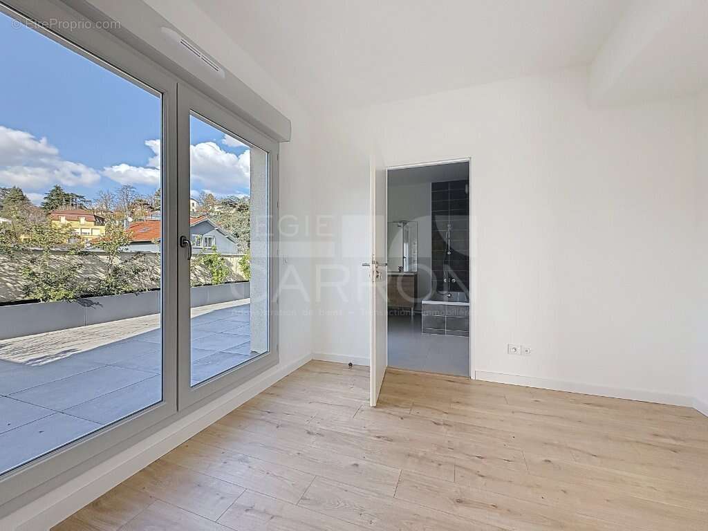 Appartement à RILLIEUX-LA-PAPE