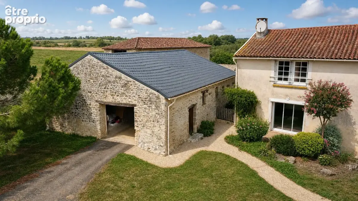 Ensemble immobilier de 2 maisons en pierre et une grange vendéenne a proximité de vouvant - photo 2