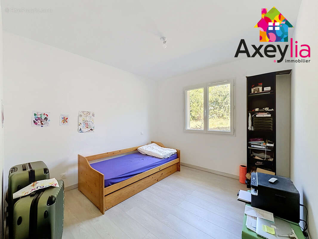 A vendre - secteur feurs - maison de plein-pied, 4 chambres, terrain d'environ 850m2 avec vue plaine du forez - photo 10