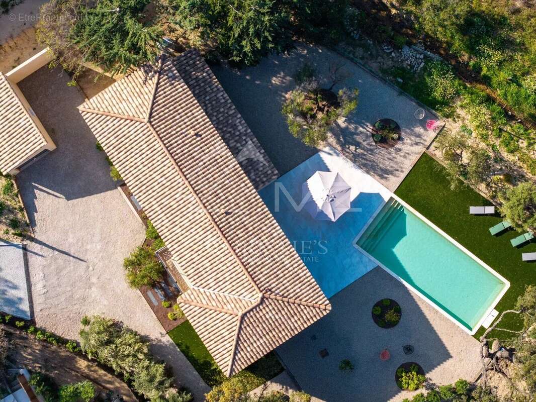 Maison à PLAN-DE-LA-TOUR