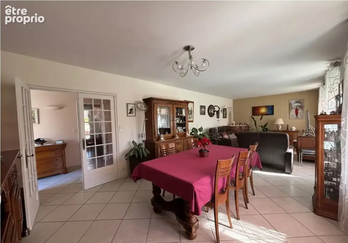 Charmante maison familiale 143 m2 avec 5 chambres, sous-sol complet et fort potentiel à Sainte-Gemmes-sur-Loir - photo 3