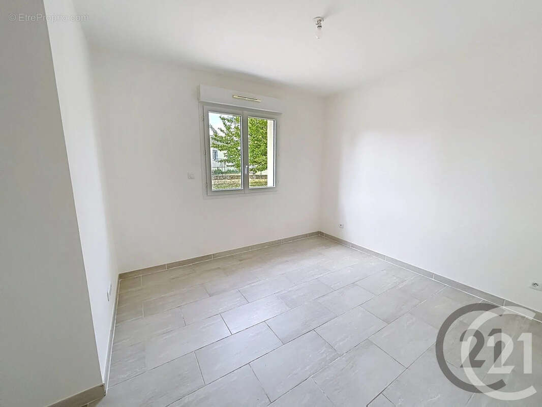Maison 101 m² à Coolus  - photo 9