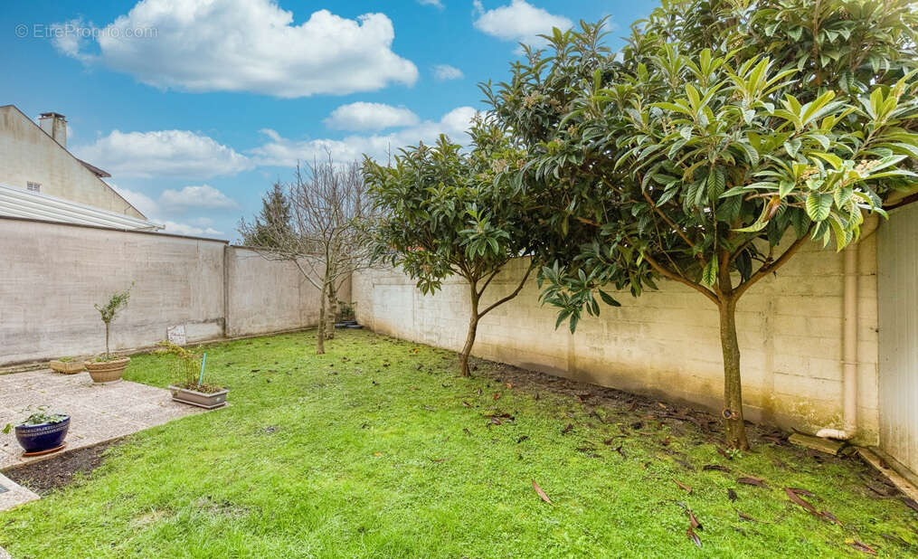 Maison à OZOIR-LA-FERRIERE