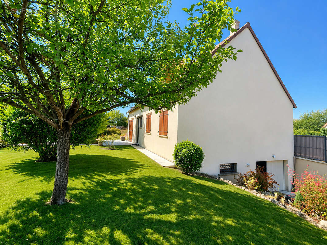 VERETZ - MAISON FAMILIALE - 141 m2 habitables sur sous-sol - photo 4