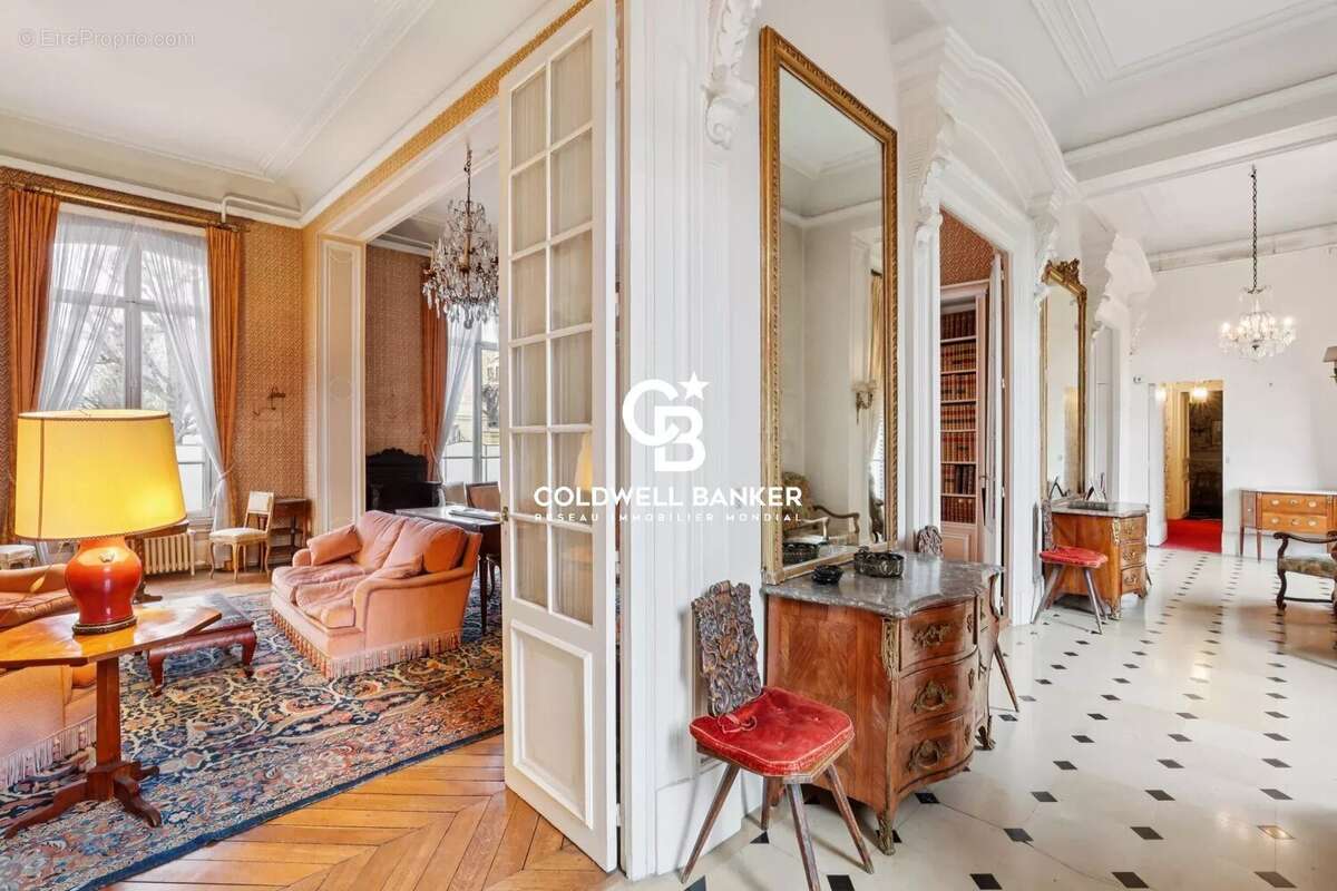 Hôtel Particulier chargé d'histoire - photo 5