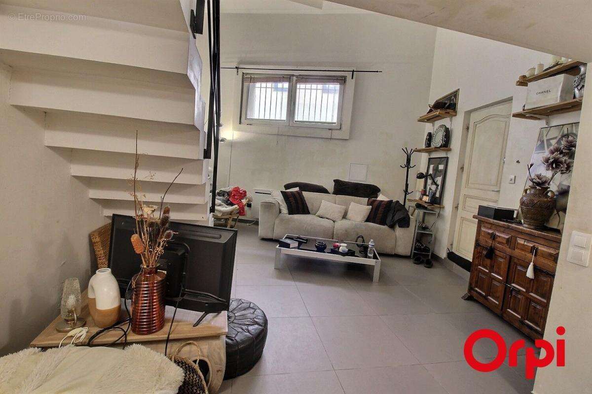 Appartement à MARSEILLE-6E