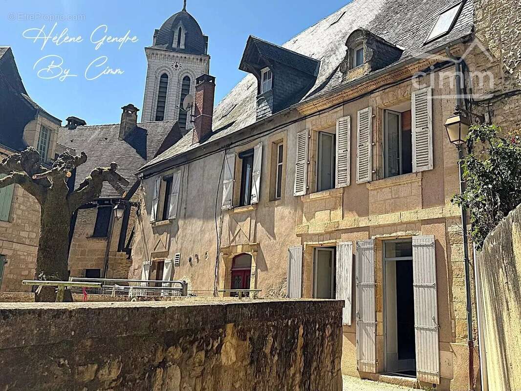 Authentique maison en pierre de ville au coeur du quartier historique - photo 4